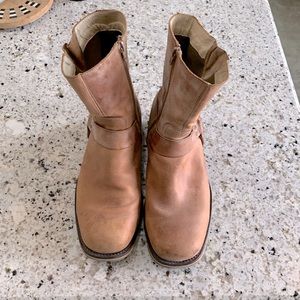 Bull boxer mens boots. Size 11